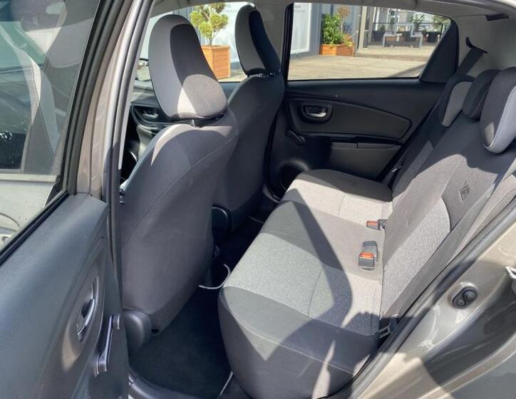 Toyota Yaris 12