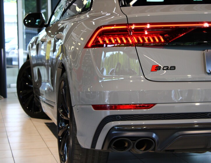 Audi SQ8 33