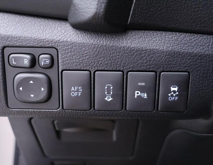 Toyota Auris 18