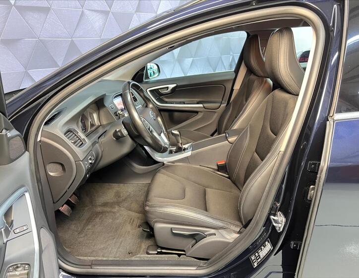 Volvo V60 11