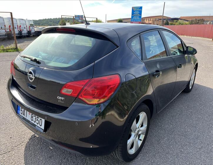 Opel Astra 6