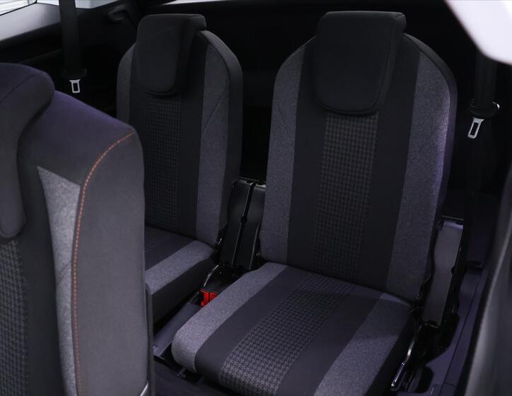 Peugeot 5008 16