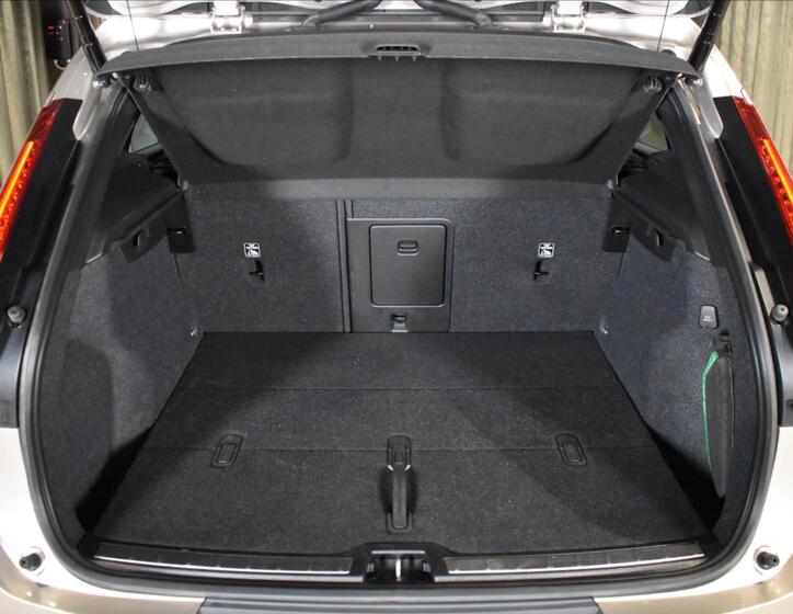 Volvo XC40 11