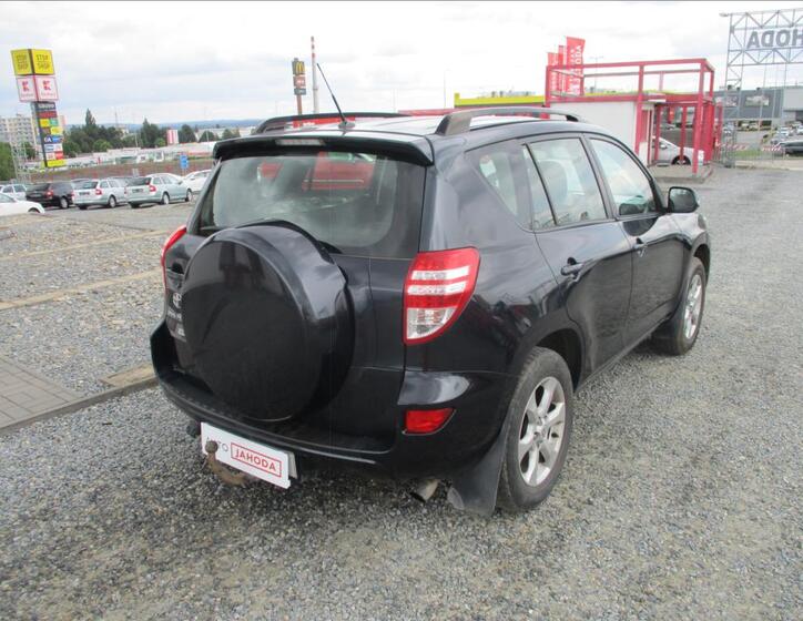 Toyota RAV4 8