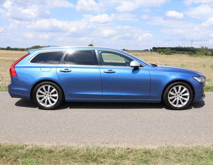 Volvo V90 8
