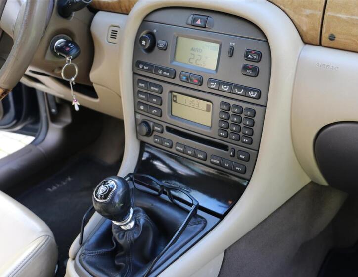 Jaguar X-Type 24