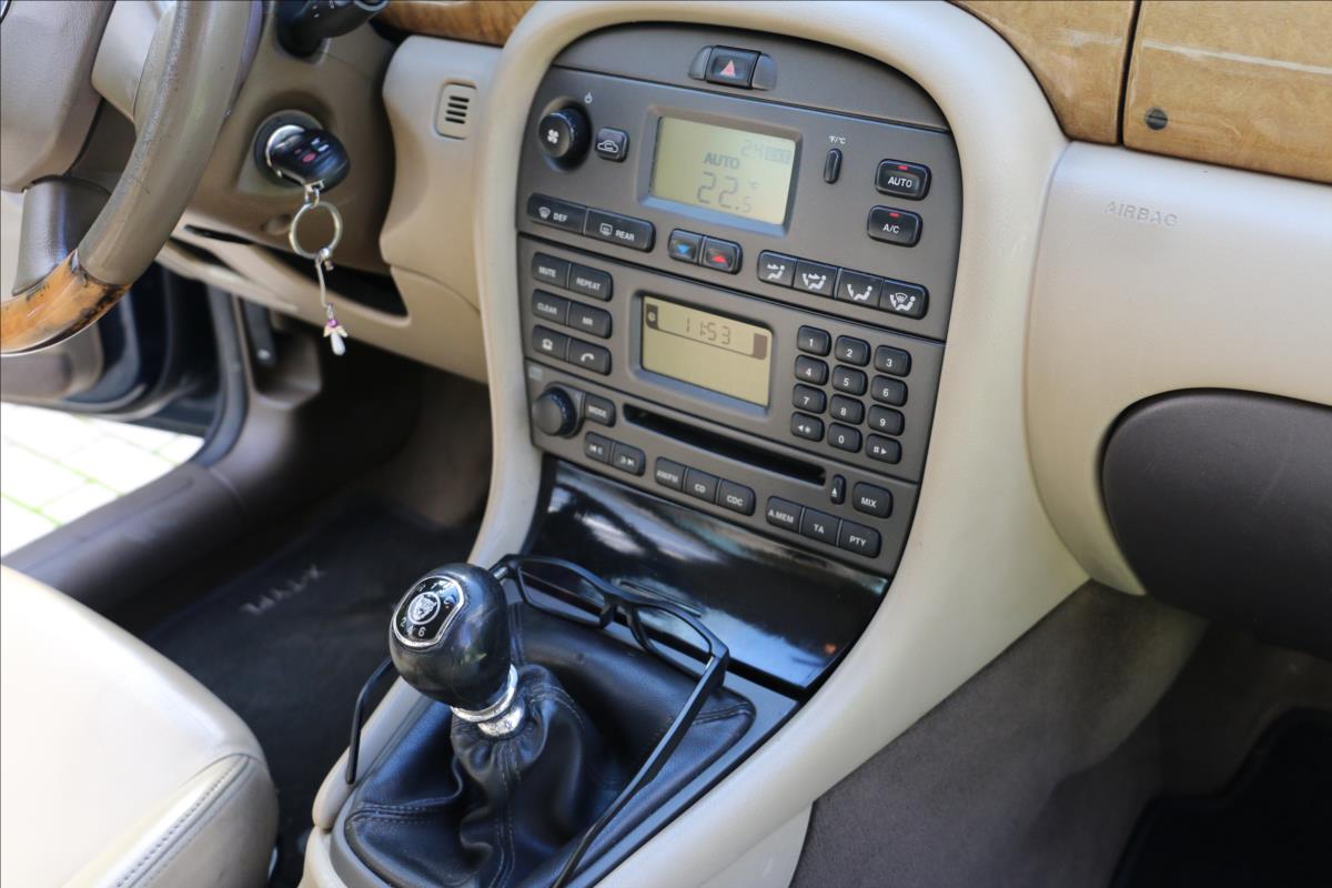 Jaguar X-Type