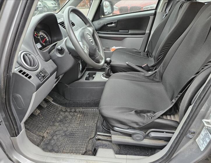 Suzuki SX4 9