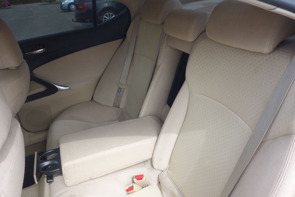 Lexus IS 220