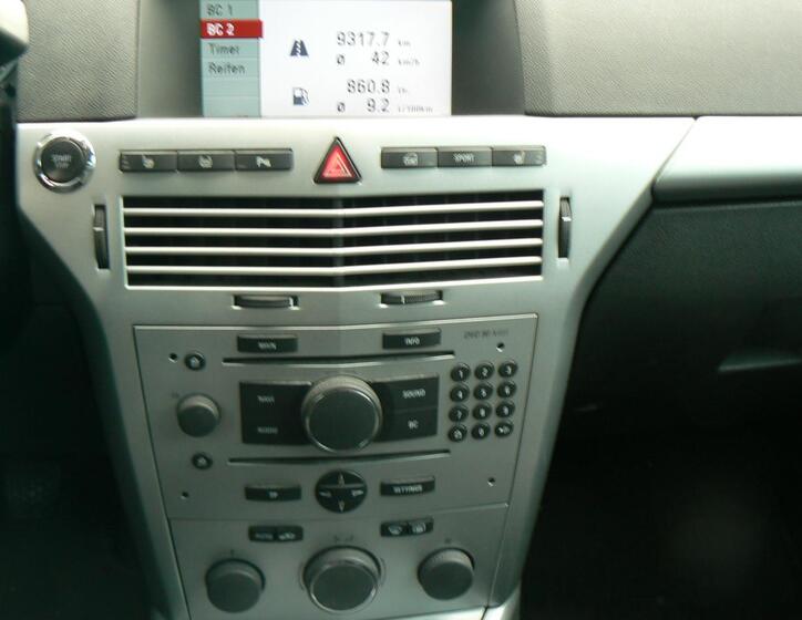 Opel Astra 12