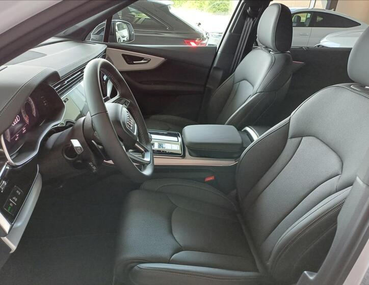 Audi Q7 9