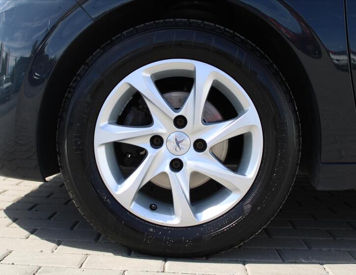 Peugeot 208 9