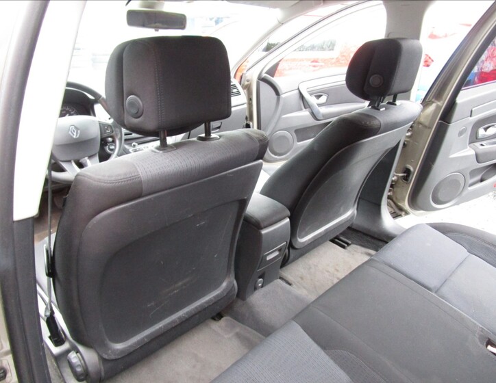 Renault Laguna 25