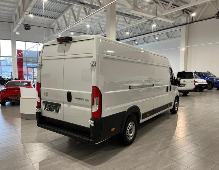 Toyota ProAce 6