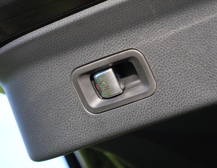 Mercedes-Benz GLC 11