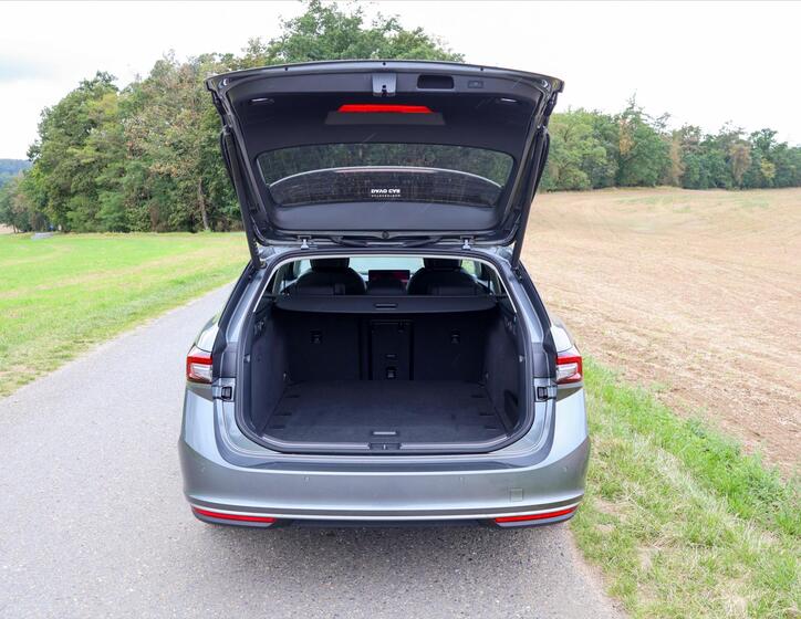 Škoda Superb 9