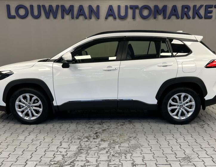 Toyota Corolla Cross 16