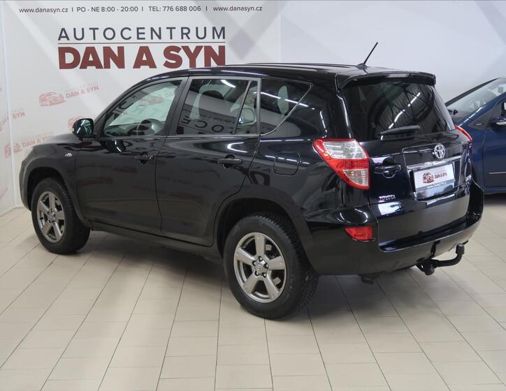 Toyota RAV4 6