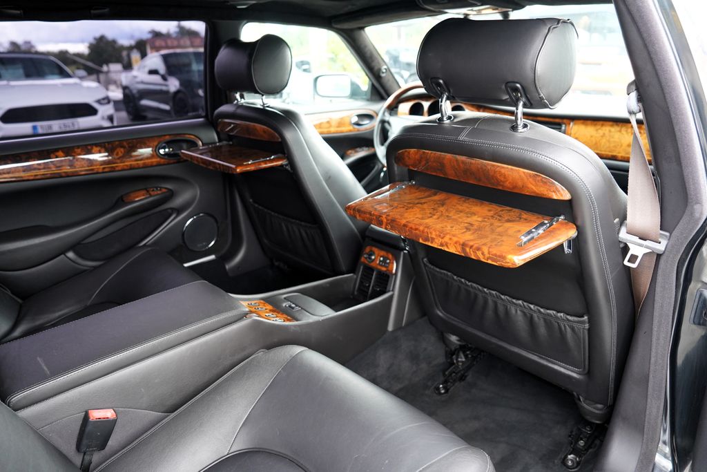 Jaguar XJR