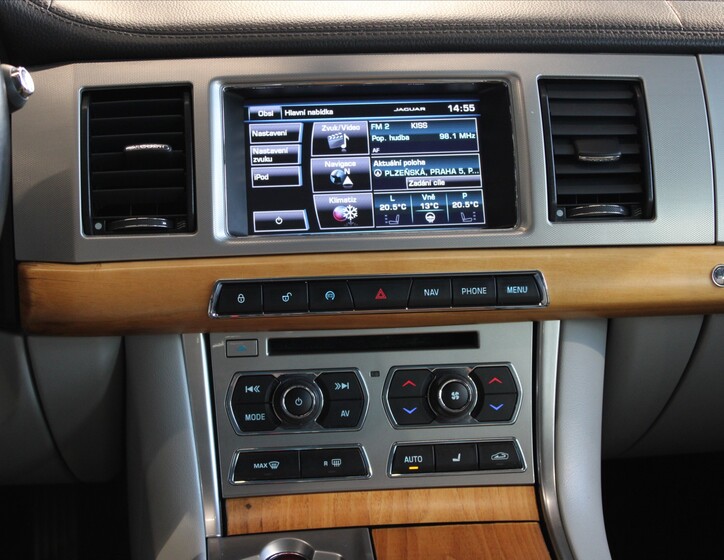 Jaguar XF 11