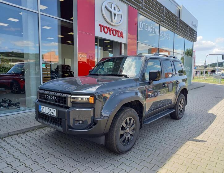 Toyota Land Cruiser 1
