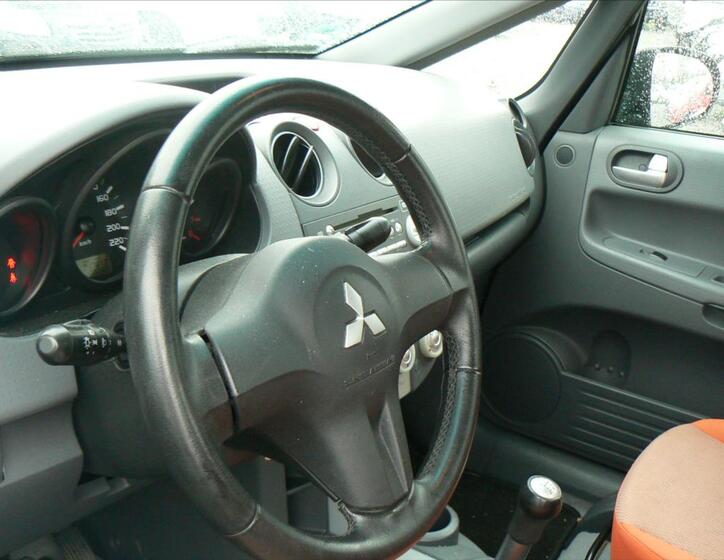 Mitsubishi Colt 10