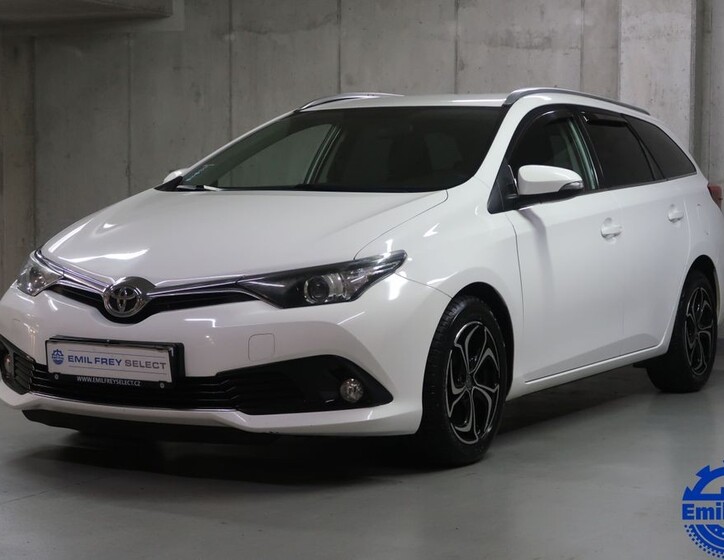 Toyota Auris 1