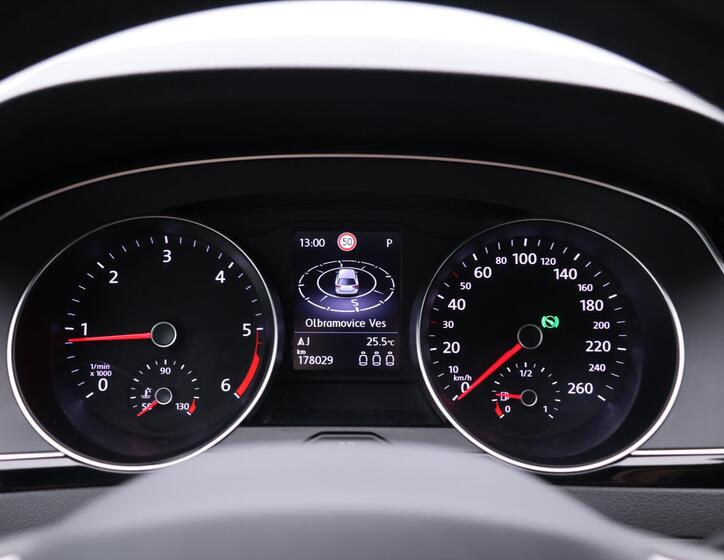 Volkswagen Passat 18