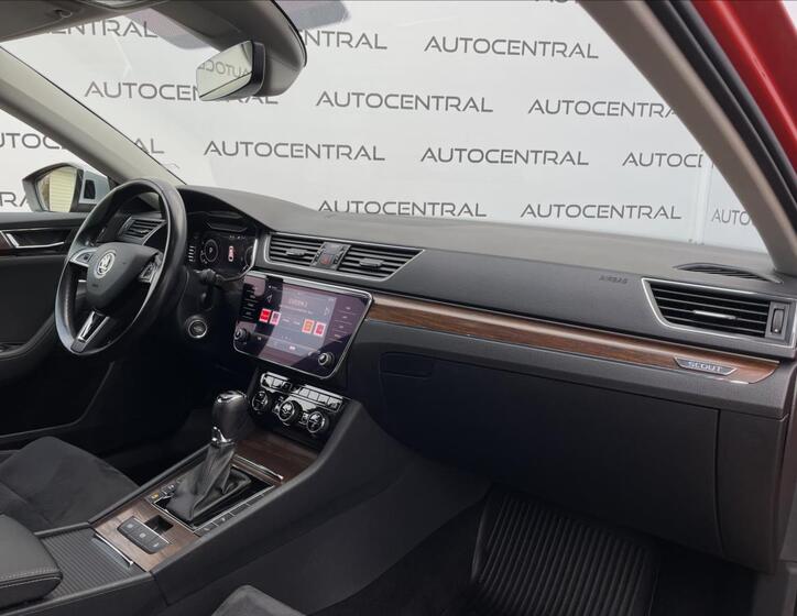 Škoda Superb 28