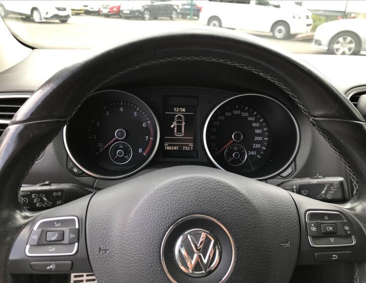 Volkswagen Golf 10