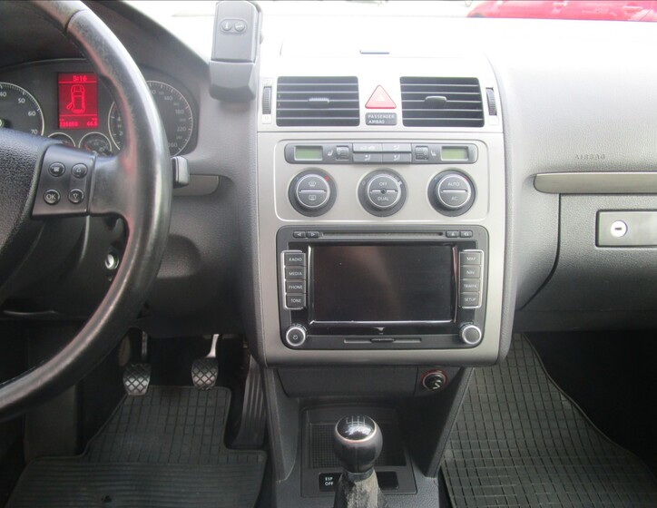Volkswagen Touran 9