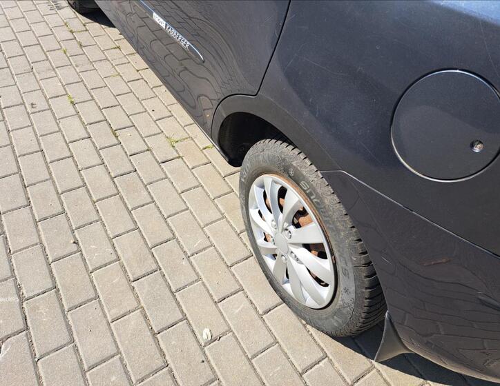 Mazda 2 15