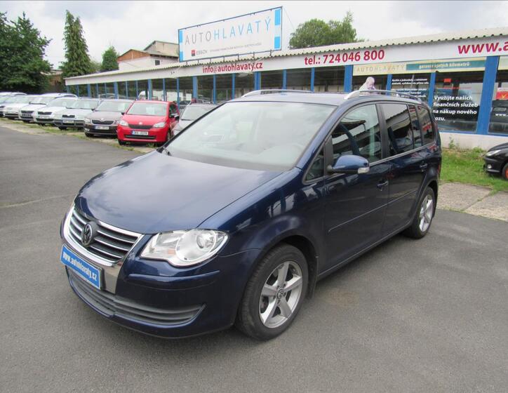 Volkswagen Touran 1