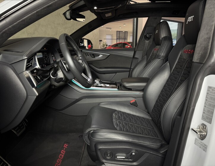 Audi RS Q8 31