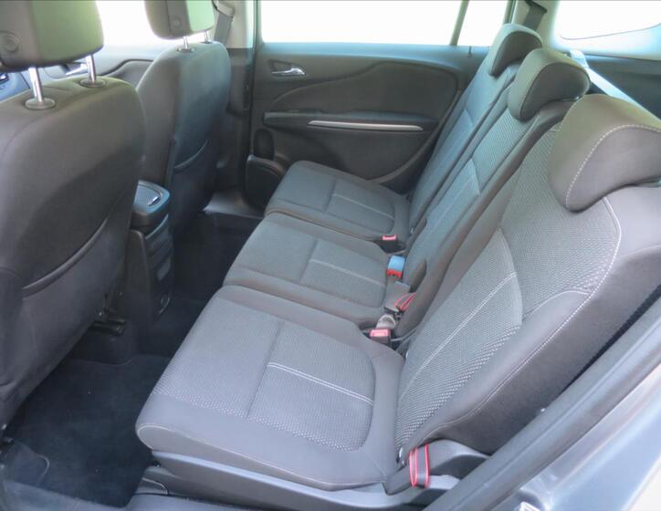 Opel Zafira 17