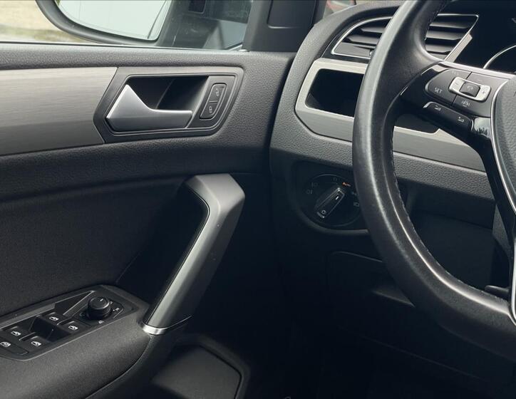 Volkswagen Touran 13