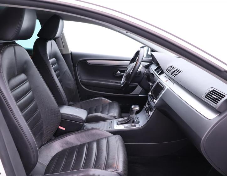 Volkswagen Passat CC 13