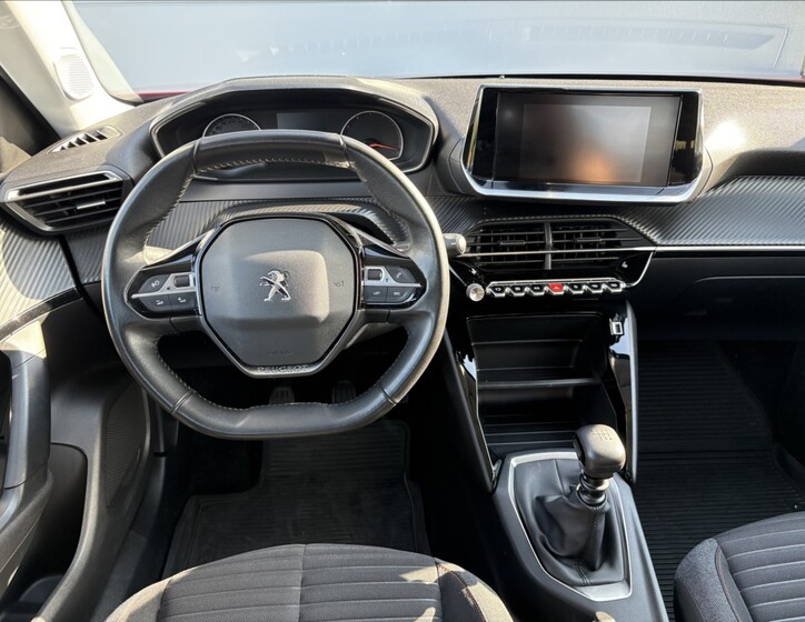 Peugeot 2008 7
