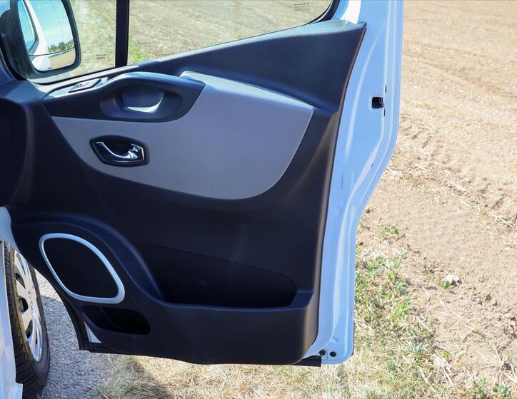 Renault Trafic 13