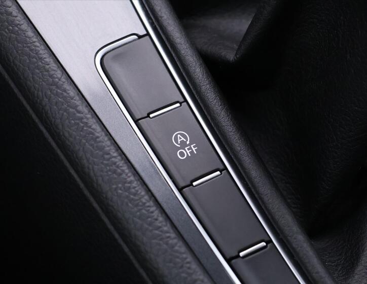 Volkswagen Golf 27