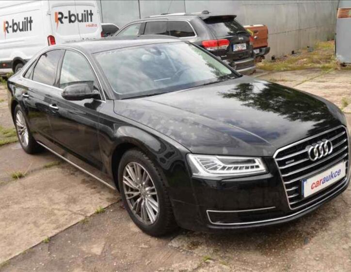 Audi A8 9