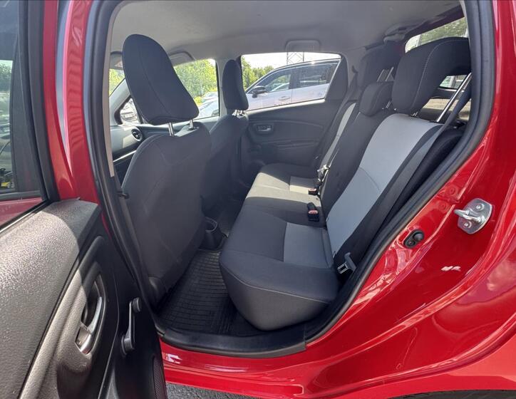 Toyota Yaris 9