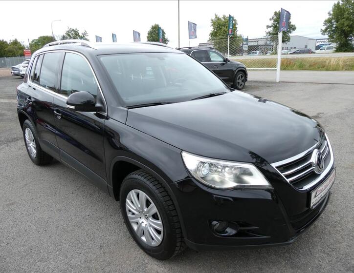 Volkswagen Tiguan 1