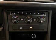 Volkswagen Touran 27