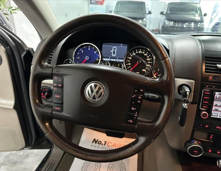 Volkswagen Touareg 8
