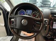 Volkswagen Touareg 8