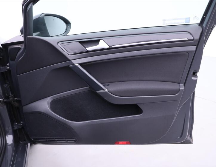 Volkswagen Golf 13