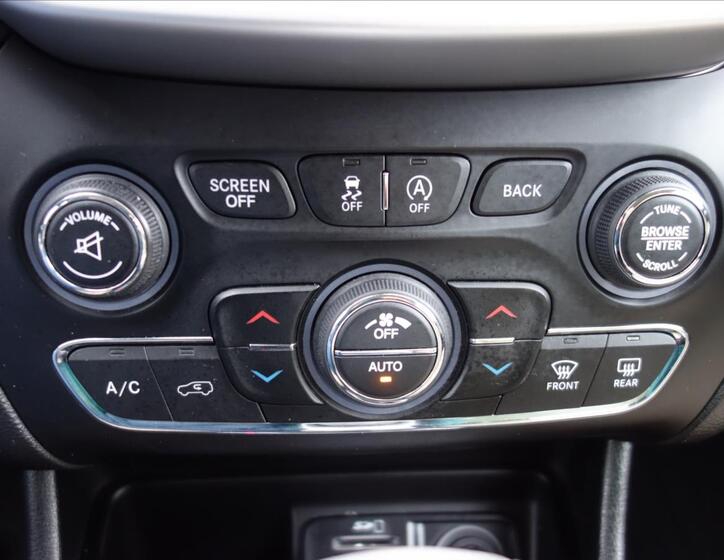 Jeep Cherokee 22
