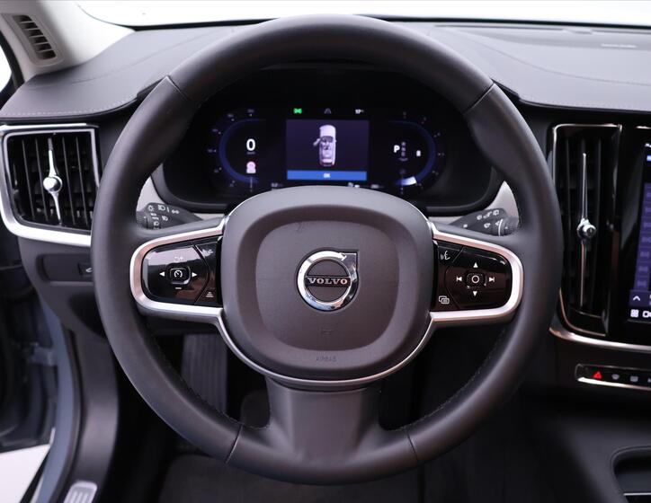 Volvo V90 21