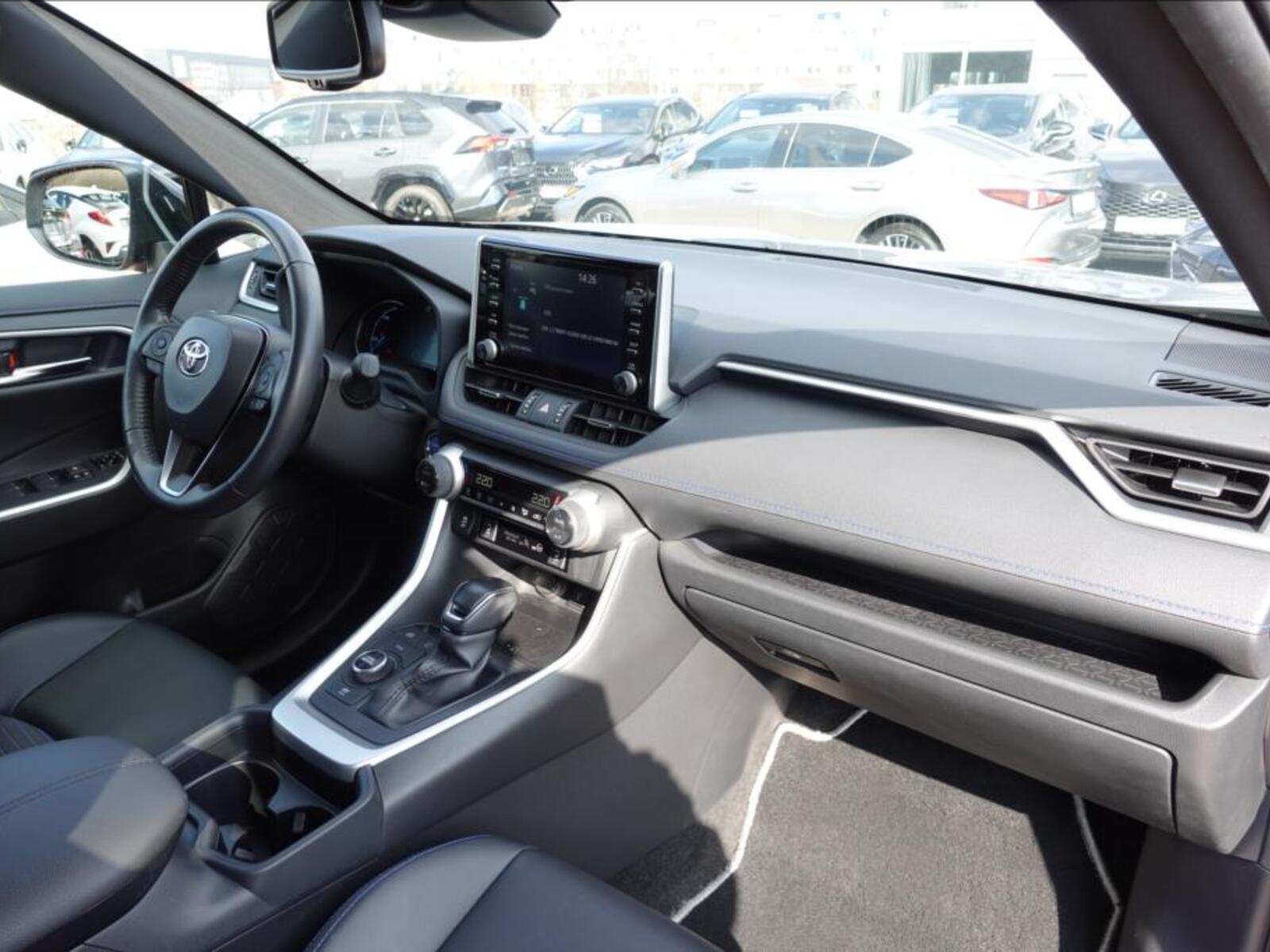 Toyota RAV4 36